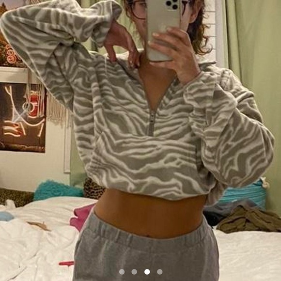 TNA grey and white fuzzy zebra print cropped quarter zipped sweater - Picture 3 of 3